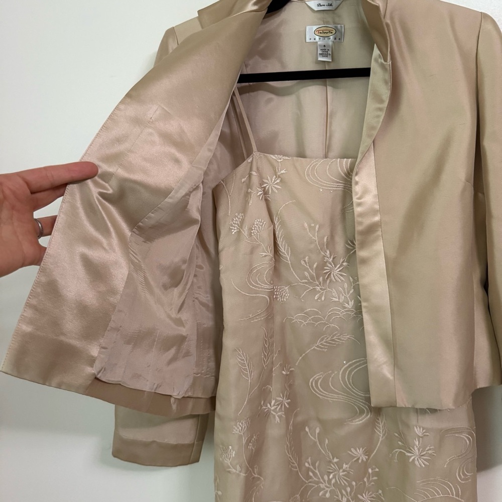 Vintage Talbots Embroidered Silk Dress Suit Set in Golden Beige, size 6 Petite